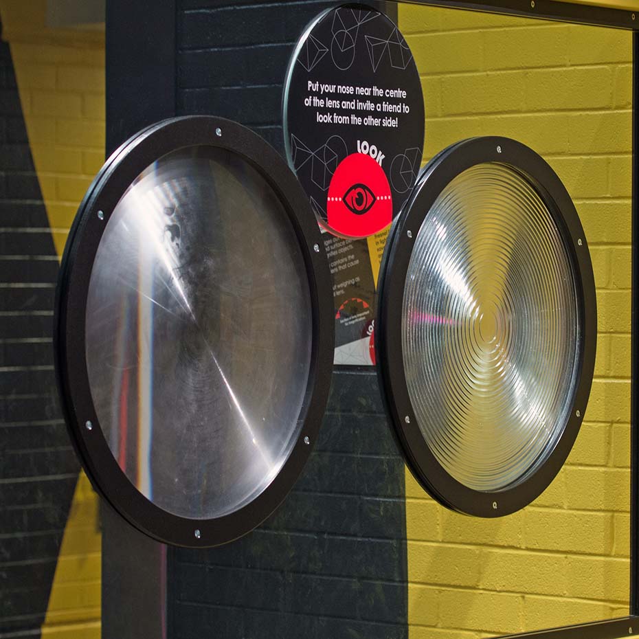 Magnifying Glass Vs Fresnel Lens GizmoForest